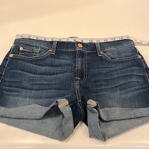 7 For All Mankind 3” Inseam Cuffed Shorts Size 29 - Picture 4 of 16